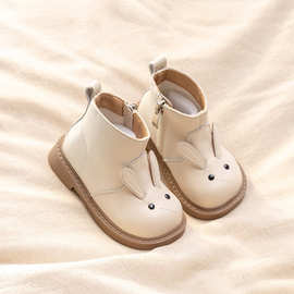 女童靴子秋冬2026新款卡通兔子女宝宝英伦风加绒棉短靴儿童马丁靴