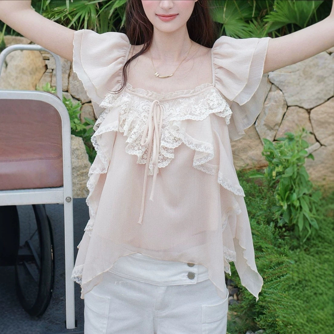 xioe Ruffled Chiffon Blouse with Small Flutter Sleeves, Summer Style, Lace Trim, Niche Chiffon Top with a High-End Feel