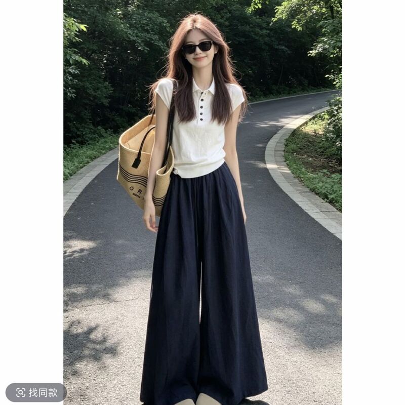 A Complete Set of Korean-Style Outfits with a High-Intelligence Vibe, Featuring a Lazy Casual Polo Collar Short-Sleeve Top and Wide-Leg Pants Two-Piece Set for Women