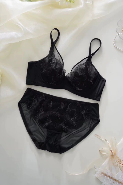 Black set