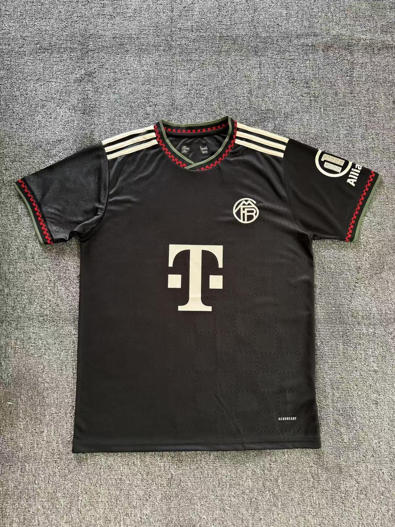 25-26 bayern second guest