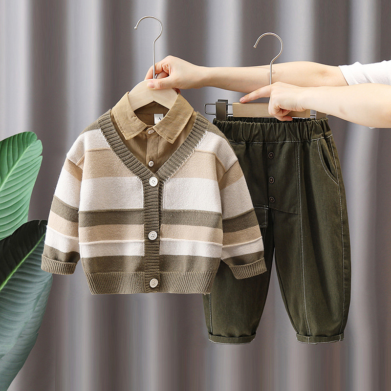 6229 juego de ropa de otoño para niños 2025 nuevo cardigan a rayas para niños abrigo de tres piezas juego de primavera y otoño para bebés coreanos