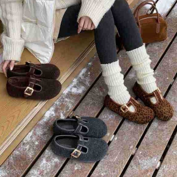 法式平底浅口单鞋复古玛丽珍毛毛鞋女2025秋季新款灰色豆豆鞋