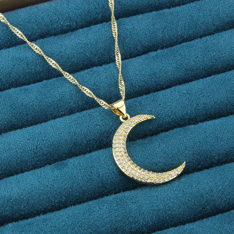 New simple zirconium inlaid crescent copper gold-plated zirconium inlaid necklace