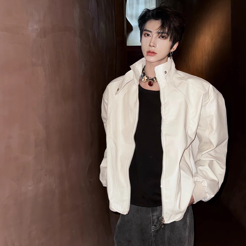 White Short Padded Shoulder Jacket for Men, High-End Stylish Silhouette Biker Pu Leather Jacket, Streetwear Model Outfit