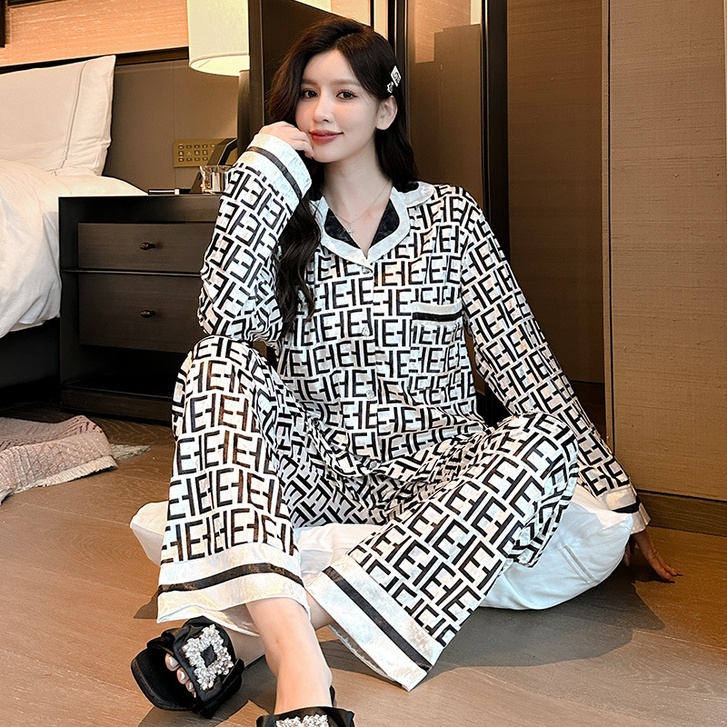 Luz de lujo estilo Chanel pijamas de las mujeres de terciopelo dorado solapa cardigan Otoño e Invierno de manga larga pantalones dulce casual traje de desgaste para el hogar