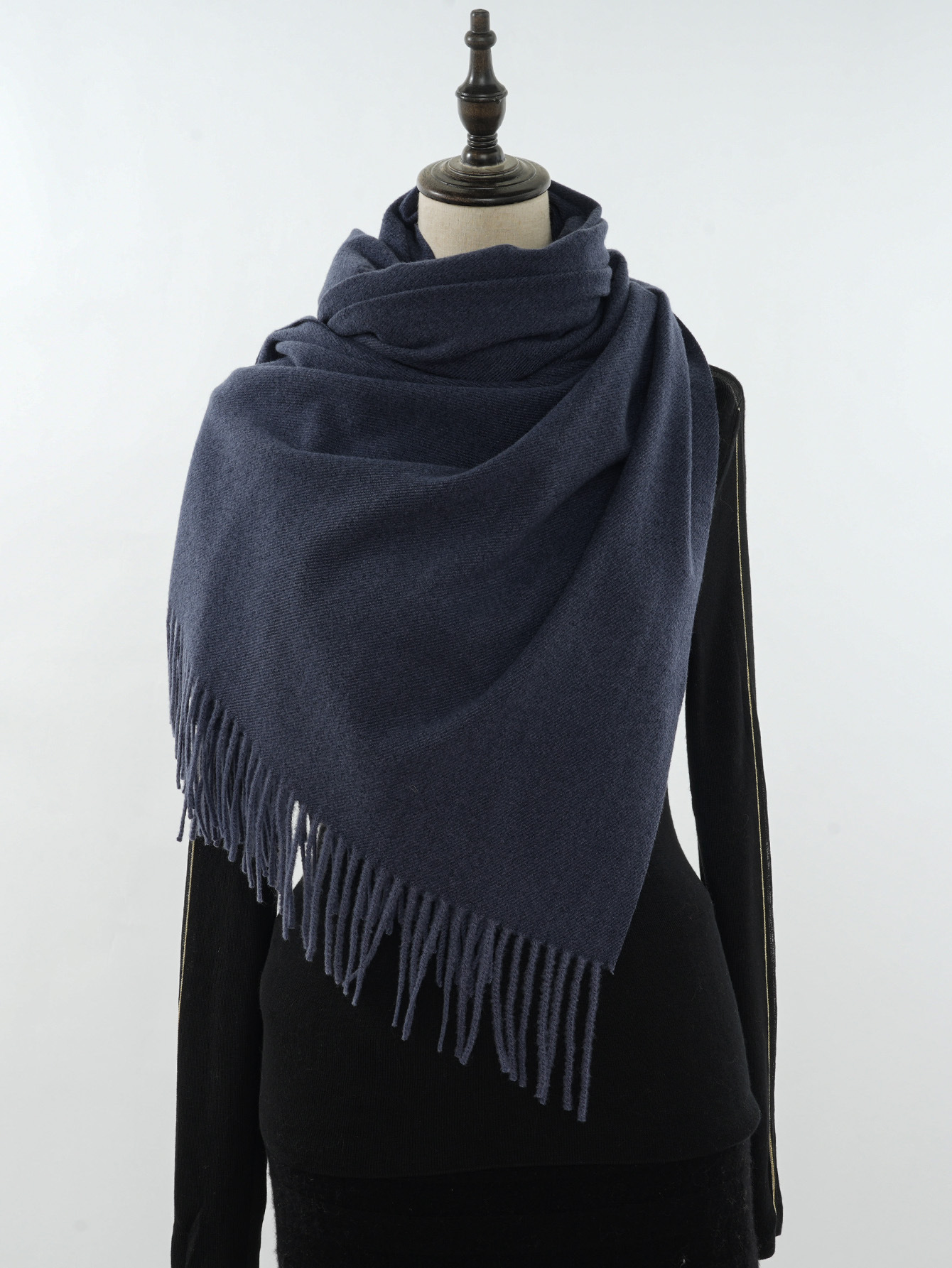 2024 Herbst und Winter Ethno-Stil Leopardenmuster Kurzer Quastengewebter Wollschal für Frauen Warmer Schalschal_voghion.com