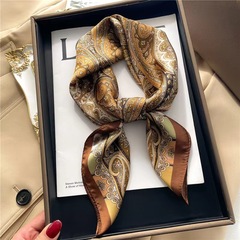 夏の70の小さい方のタオルの薄いタイプの日よけのシルクタオルの女性の装飾のシャツのスカーフの腰の花のプリントのシミュレーションのシルクのマフラーの卸売り