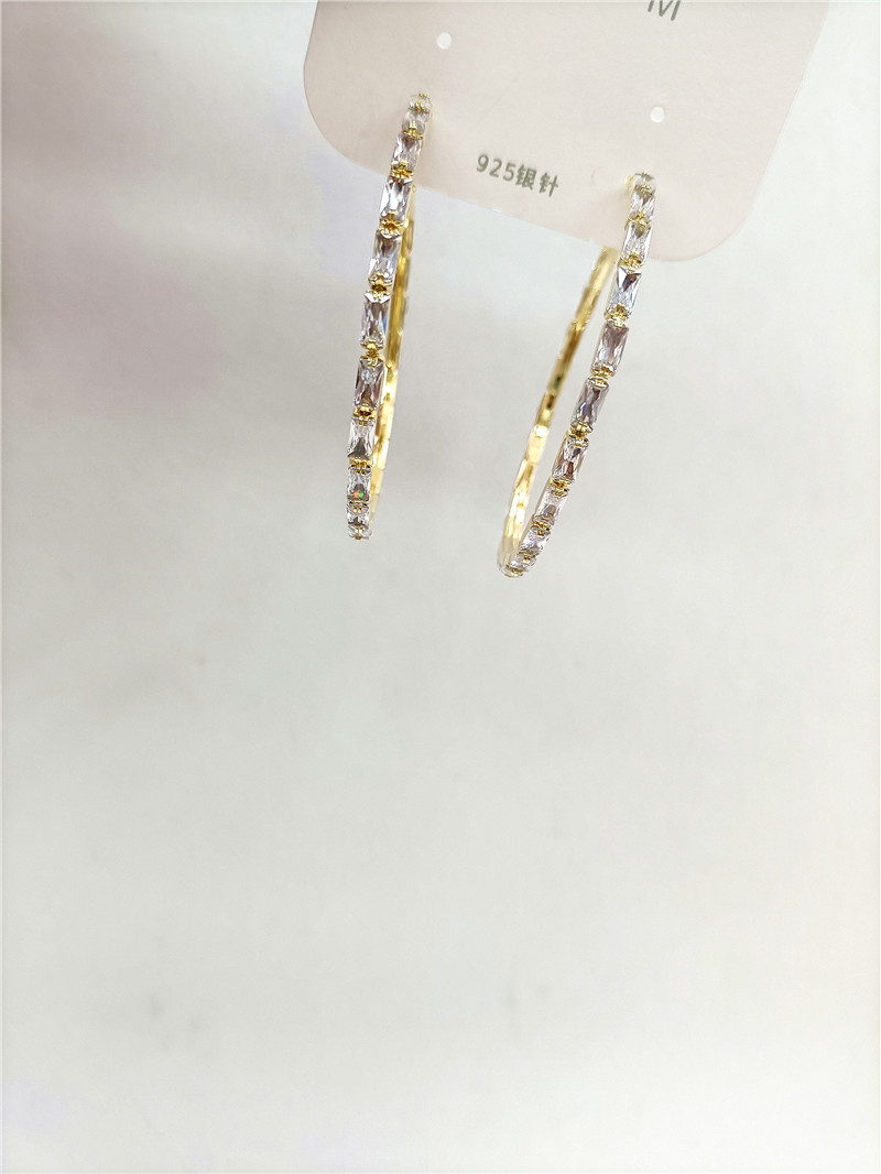 2110917 Korean Style Dongdaemun Temperamental Minority Personality All-match Metal Feeling Cold Wind Micro Inlaid Zircon Ear Ring display picture 5