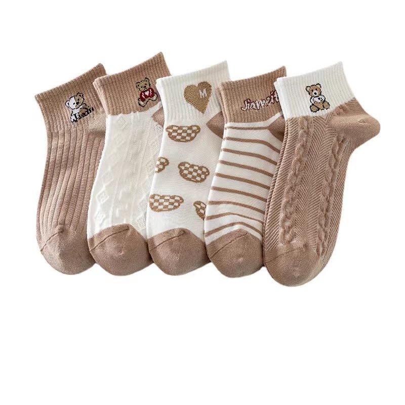 Calcetines de mujer de primavera y otoño para niñas estilo universitario Cómodos calcetines cortos de oso calcetines de mujer de dibujos animados lindos de alta calidad
