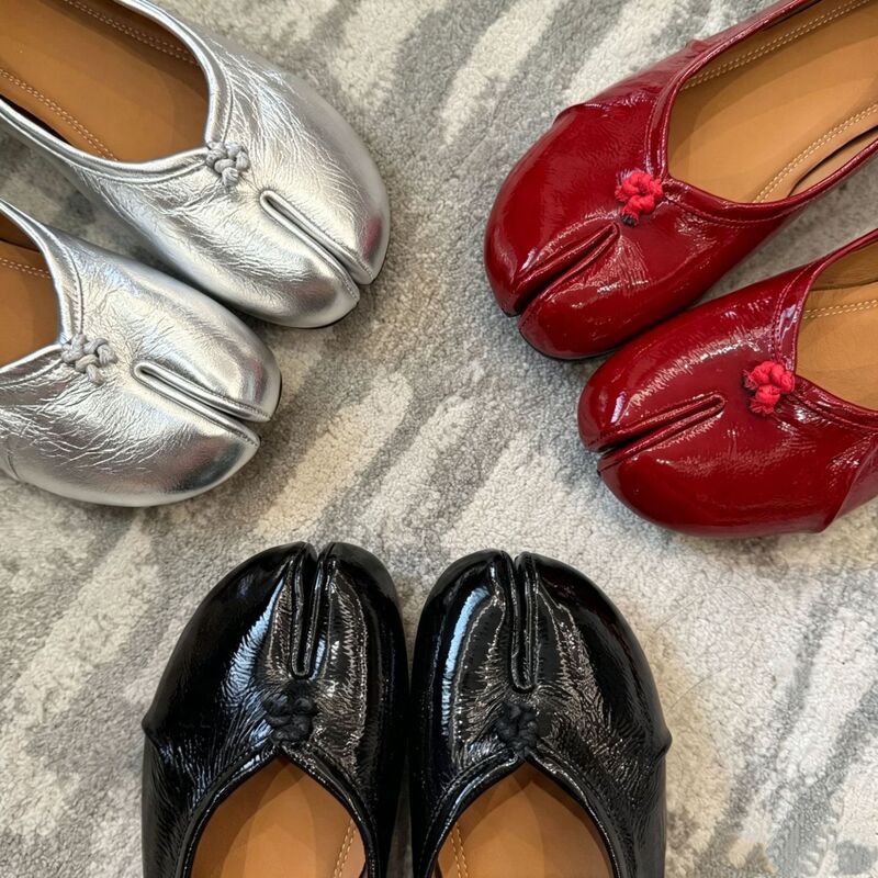 New Style Black Patent Leather Retro Pleated Versatile Genuine Split-Toe Non-Slip Flat Shoes Ballet Shoes Mary Jane Shoes for Women Summer New Style Black Patent Leather Retro Pleated Versatile Genuine Split-Toe Non-Slip Flat Shoes Ballet Shoes Mary Jane Shoes for Women Summer