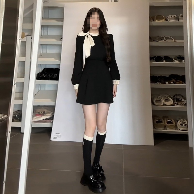 フランス式の小香風の蝶結びの気質の黒いワンピースの秋冬は腰を収めてやせています。|undefined