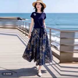 中年妈妈2026年夏装新款短袖T恤加印花大摆裙显瘦遮肚真两件套