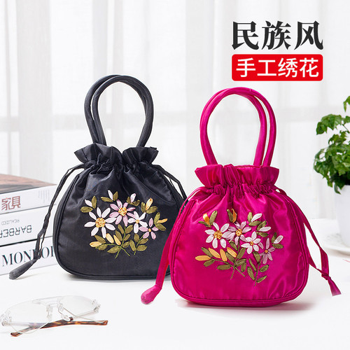 Handmade Embroidered Shoulder Bag, Small Purse with Ethnic Style, Suitable for Middle-Aged Women, Great for Shopping, Can Hold Coins and Phones, Ideal Mother's Handbag