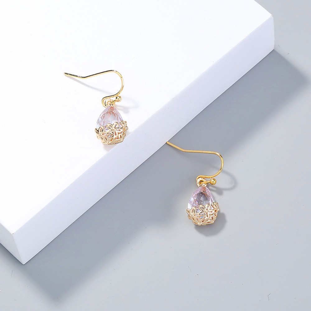 Fashion Crystal Zircon Plum Blossom Drop Short Earrings display picture 5