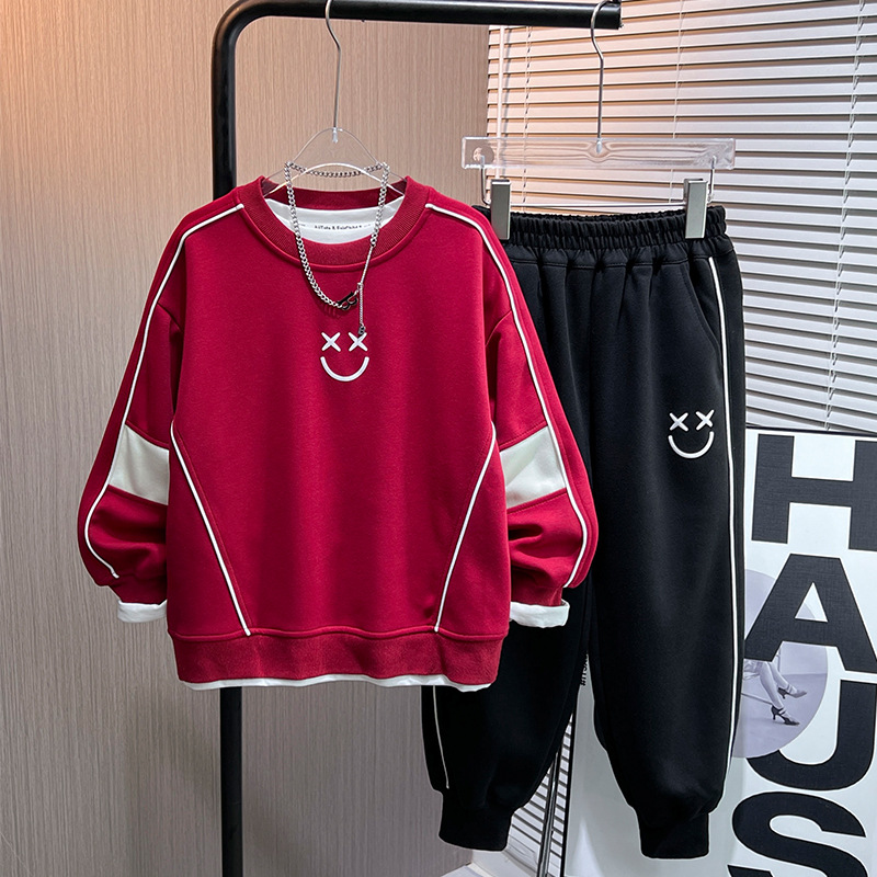 Conjunto de duas peças de suéter casual com rosto sorridente para meninos, esportes 2024, primavera, para crianças de meia idade e bi, da moda_voghion.com