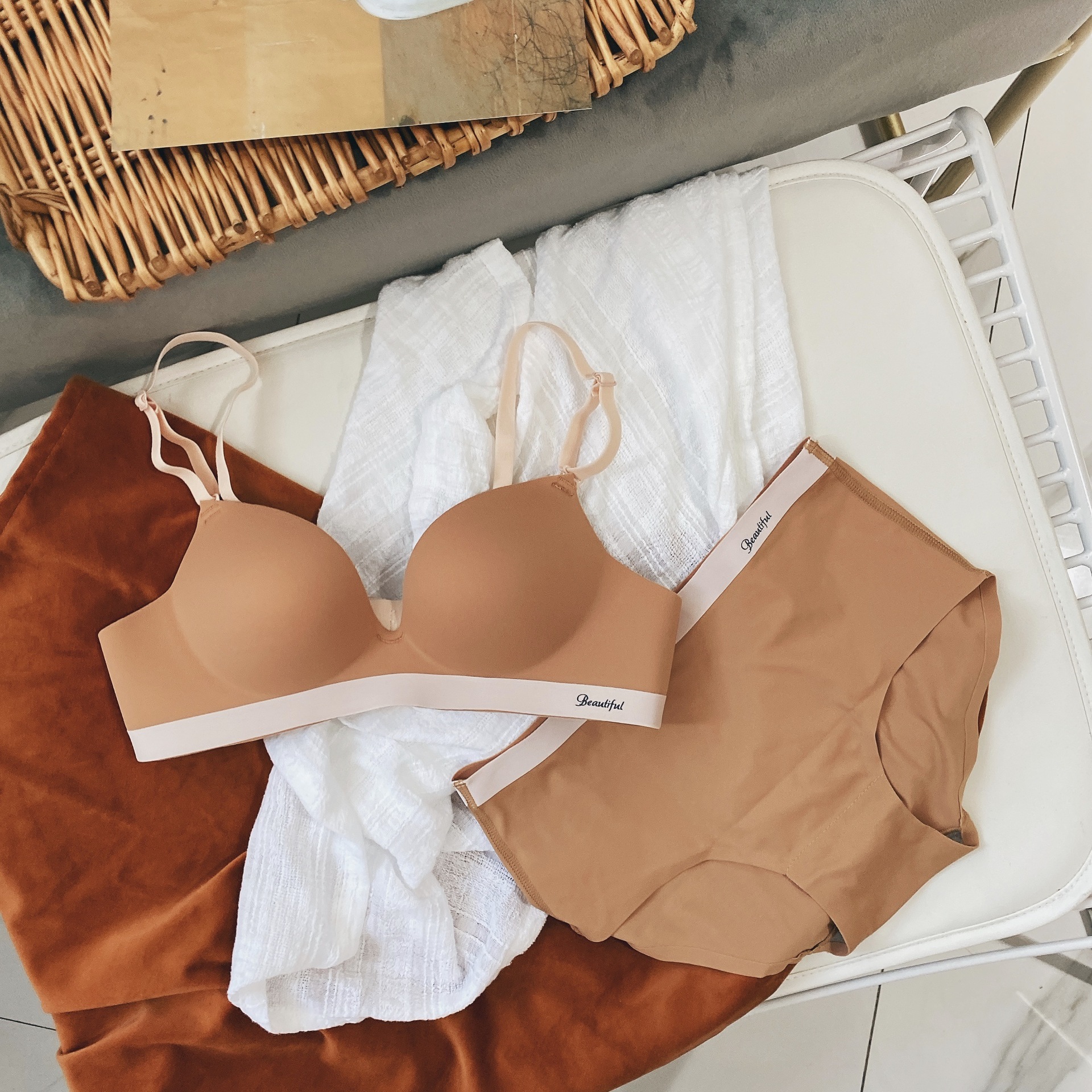 Colores de contraste que no dejan marcas, recolección lateral, soporte superior, leche antideslizante, ropa interior antiflacidez, sujetador de texto para niñas, senos pequeños, grandes