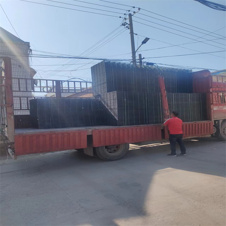 Fabricante mayorista de inventario construcción malla de alambre de púas malla de alambre soldada roscada malla de alambre de acero galvanizado