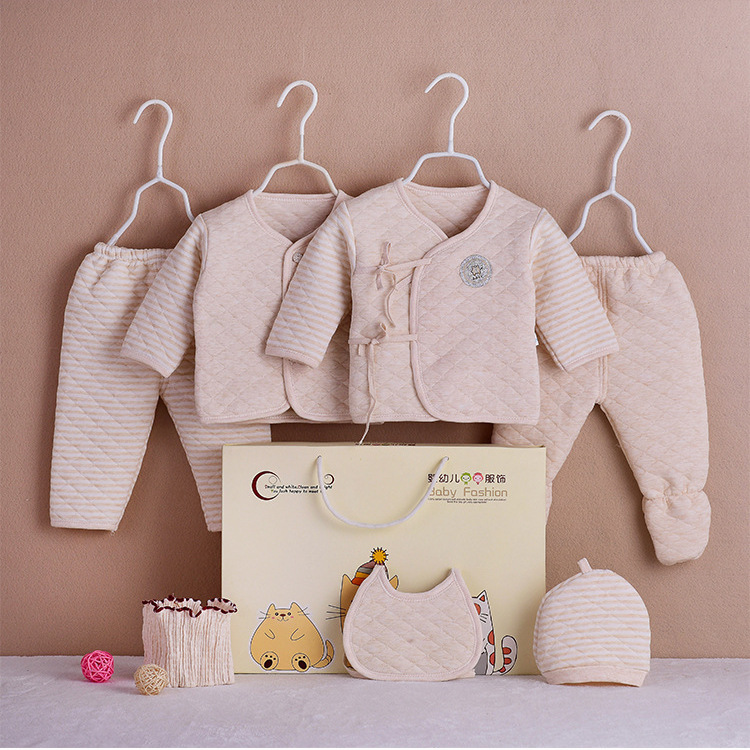 Conjunto de ropa interior para bebé recién nacido, conjunto completo para el primer mes, ropa de algodón cálida para recién nacido, conjunto de siete piezas, venta al por mayor, grueso y cálido.