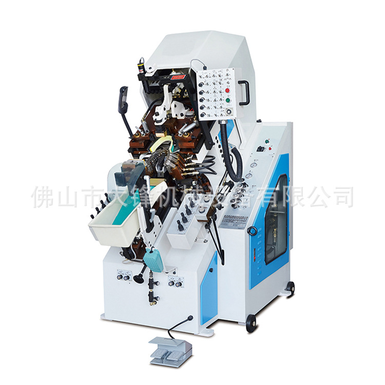 �㶫Դͷ��Ь����е�豸����ֱ��Ь����צ��ѹ�����Զ��Ͻ�ǰ���