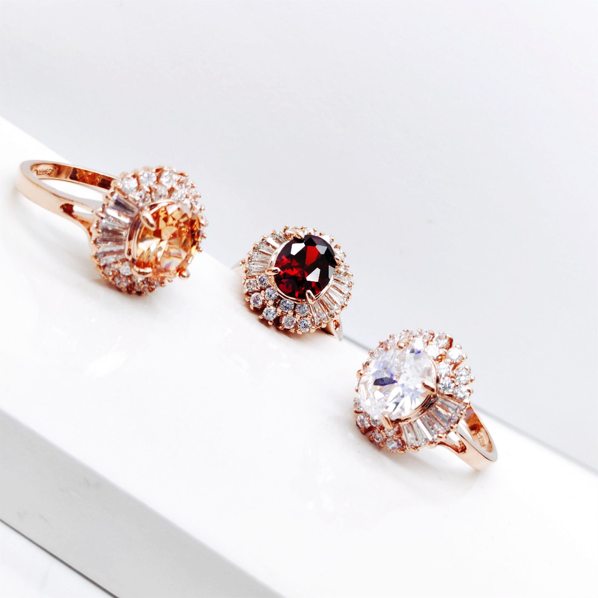 ŷ�����������ʯ��ָŮ�ƽ�΢���ʯʱ�о������ν�ָָ��