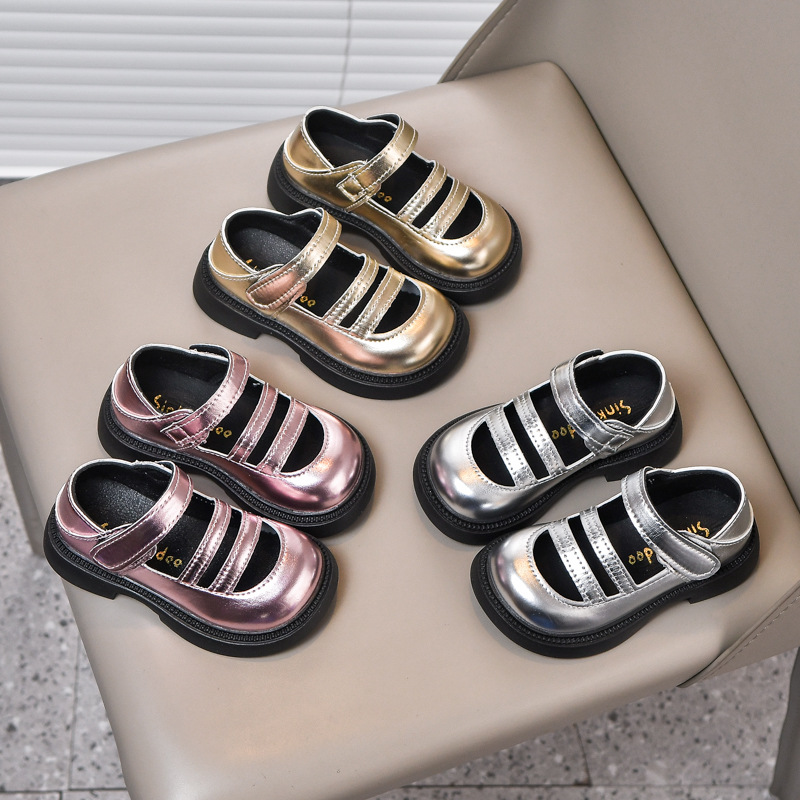 Sandalias romanas para niñas Zapatos de princesa para bebés de verano Moda para niños Zapatos de cuero pequeños Nuevos niños Suela suave Todo fósforo