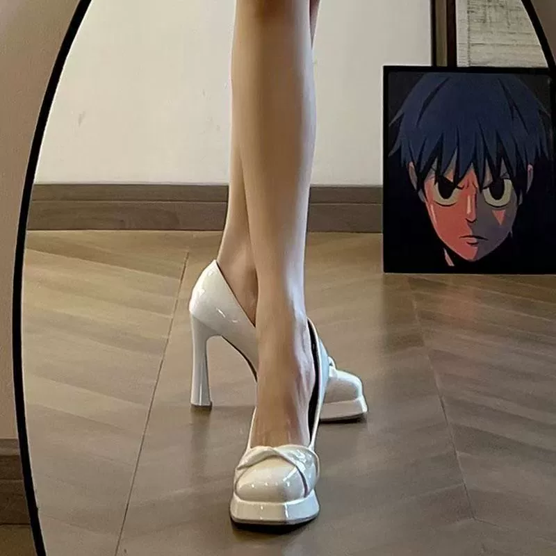 Женские туфли нишевого дизайна весна-лето 2025, новинка, популярный стиль феи, каблуки-шпильки, квадратный носок, французский стиль.