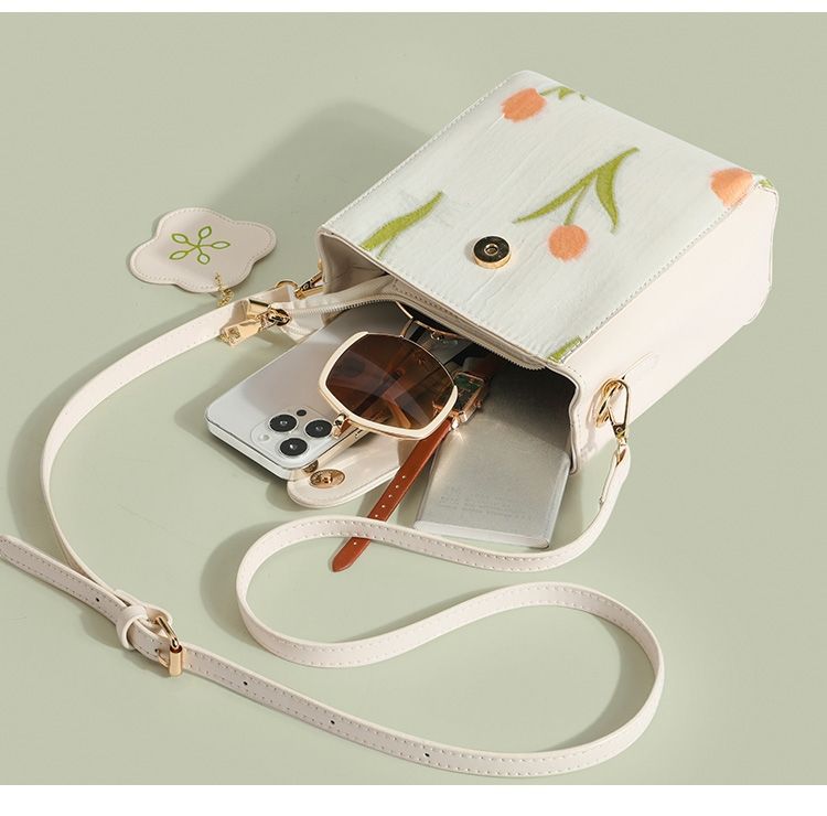 Women's Small Pu Leather Tulip Vintage Style Streetwear Flip Cover Crossbody Bag display picture 7