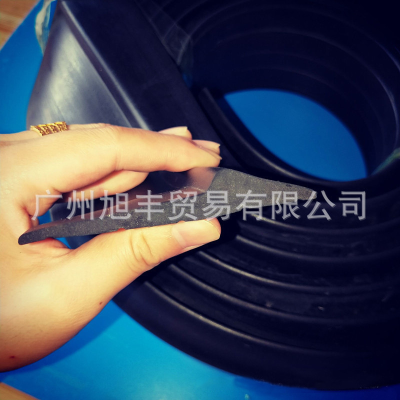 厂家供应车库门底用密封条 可定 制三元乙丙橡胶密封条橡胶胶条