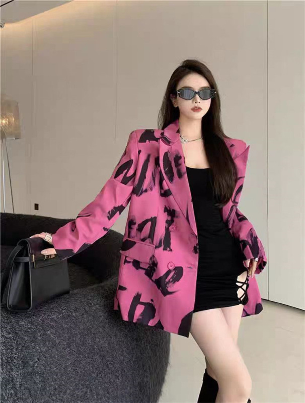 New Trendy Letter-Print Blazer for Women, Spring/Winter 2026, Hong Kong Style Casual Fashion Suit for Women New Trendy Letter-Print Blazer for Women, Spring/Winter 2026, Hong Kong Style Casual Fashion Suit for Women