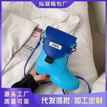 卡通可爱雨鞋小包包女2024新款时尚pvc斜挎女包糖果色单肩果冻包