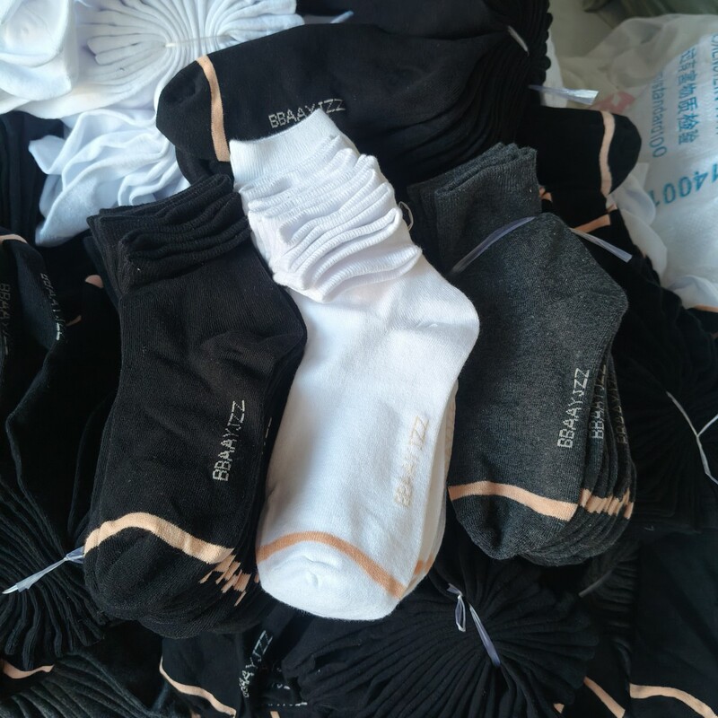 Bulk-Selling Unisex Mid-Calf Socks in Solid Colors Black, White, and Gray Wholesale Bulk-Selling Unisex Mid-Calf Socks in Solid Colors Black, White, and Gray Wholesale