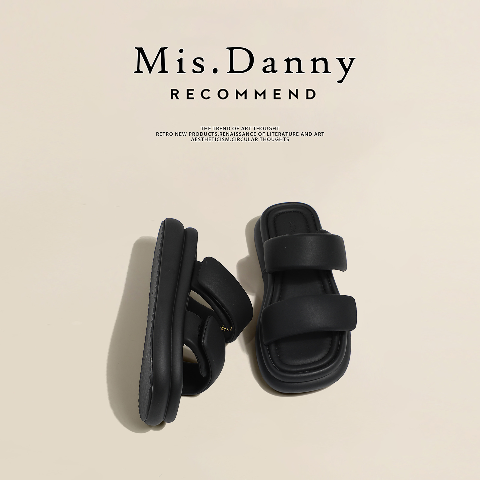 La marea no es sur ~ Pantuflas de suela gruesa súper suaves para mujer, uso de verano 2025, bizcocho, estilo de vacaciones de celebridades de Internet, sandalias y zapatillas de pan de una palabra