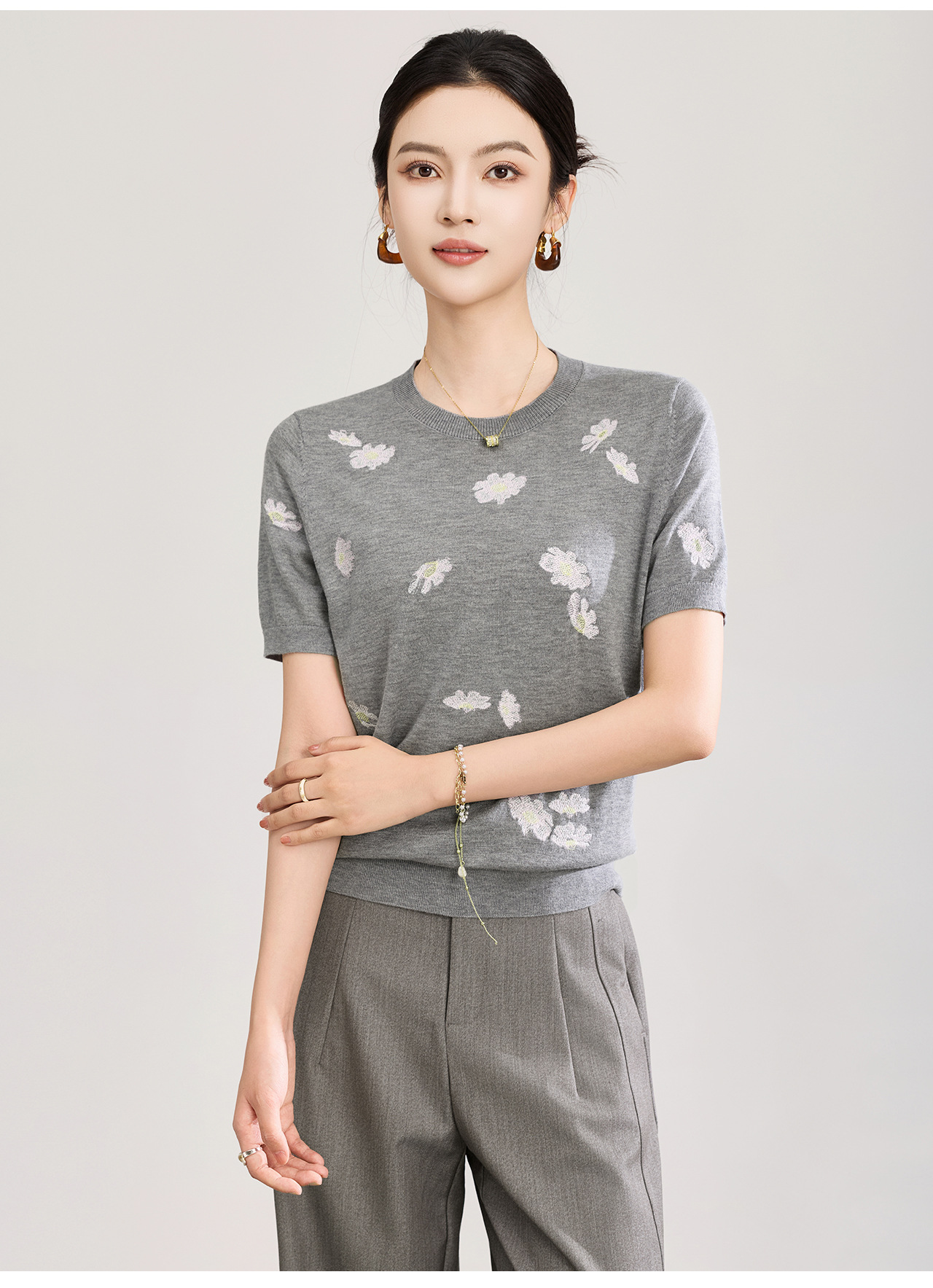 Áo thun cổ tròn len merino siêu mịn thêu hoa — màu trắng ngà chi tiết 18