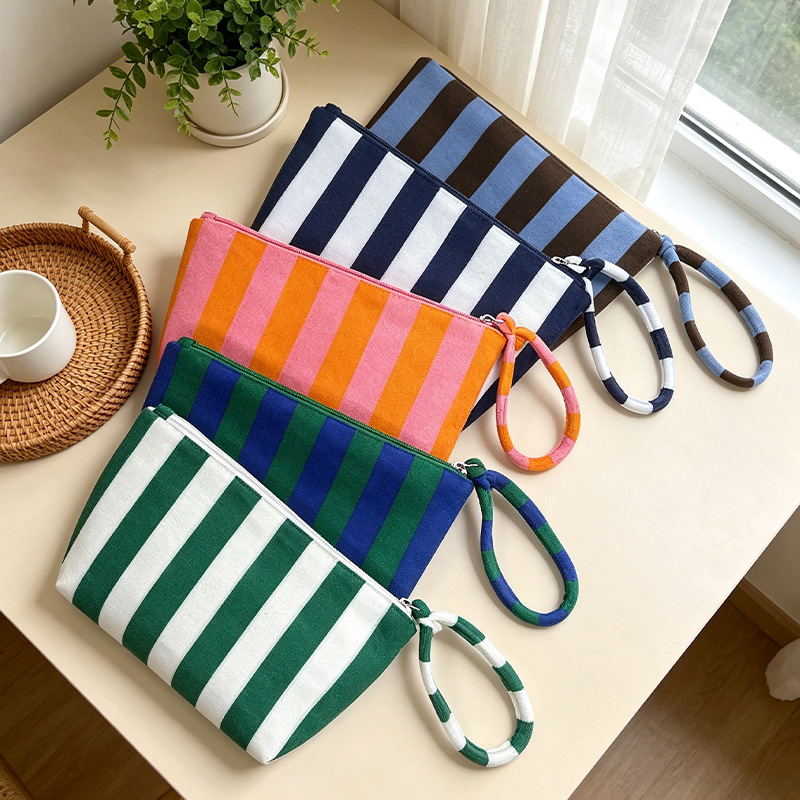 New cross-border striped towel fabric makeup bag, handheld makeup bag, portable for travel, autumn and winter cosmetics and toiletries storage
