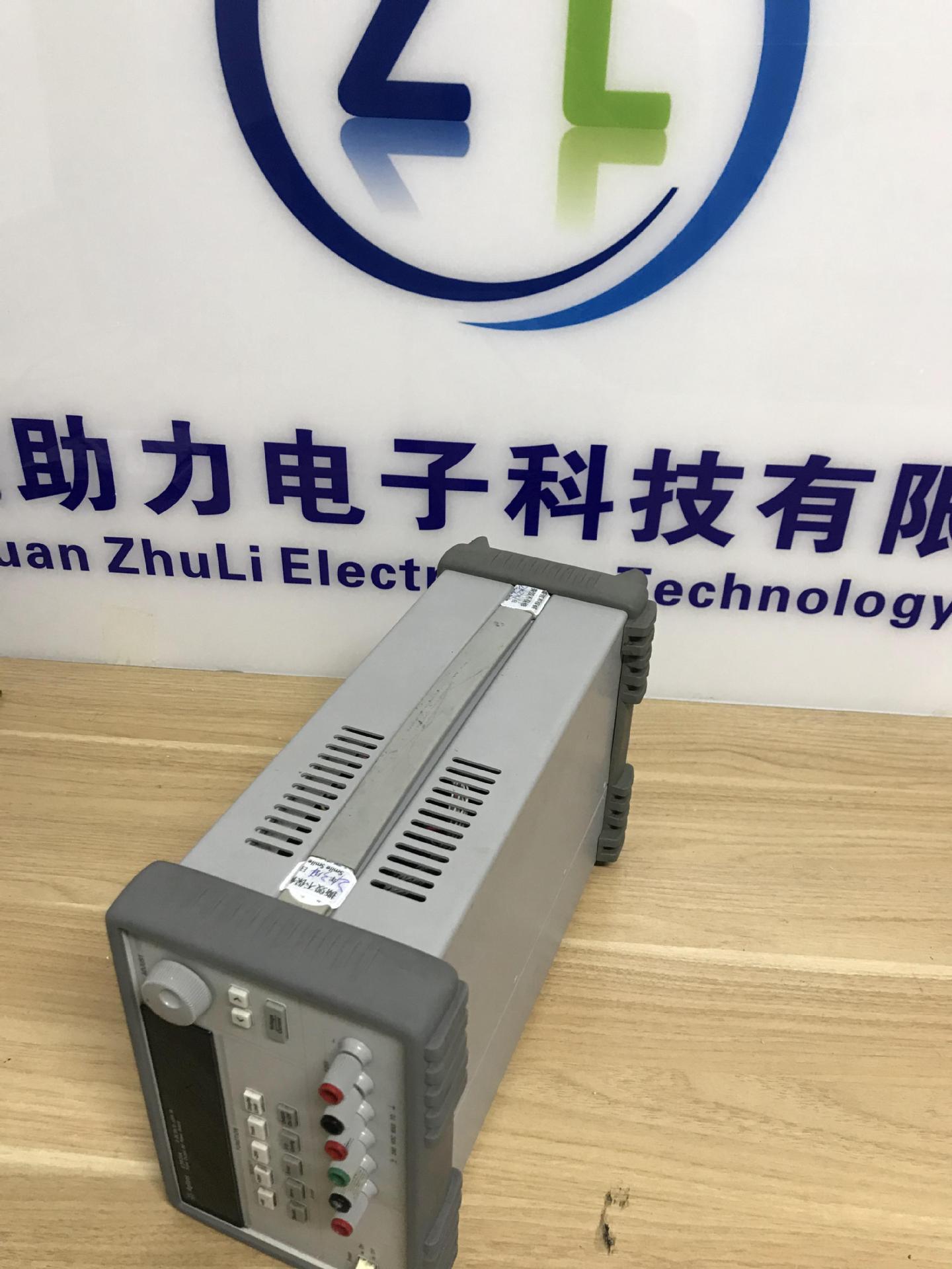 优惠出售E3631A安捷伦电源25V  5A 三路输出 可编程电源 E3633A