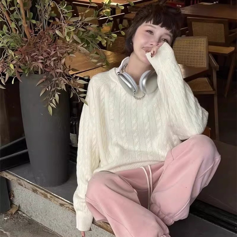 秋冬新款慵懒风保暖麻花毛衣女刺绣宽松百搭休闲圆领纯色针织衫|undefined