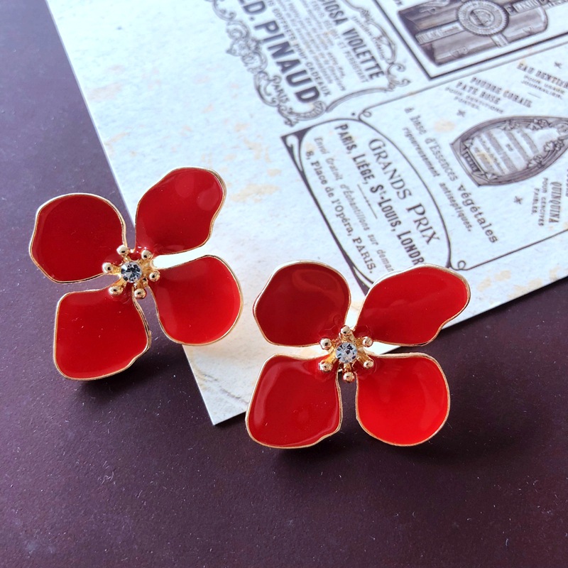 Nihaojewelry Korean Style Four-leaf Clover Color Enamel Earrings Wholesale Jewelry display picture 5