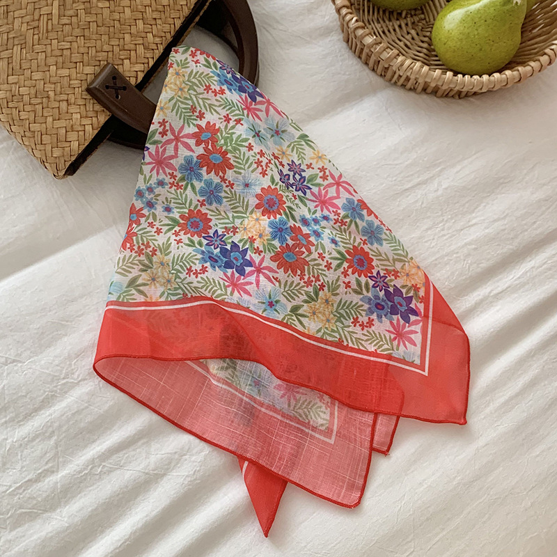 Flores toallas cuadradas nuevas versiones coreanas ins frescas, suaves y dulces, accesorios de bufandas de seda delgadas, bufandas de cuello, cinta de paquete