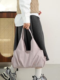 2026 New Fashionable Versatile Women's Shoulder Bag Casual Simple Handbag Water-Repellent Nylon Cloth Bag Wholesale