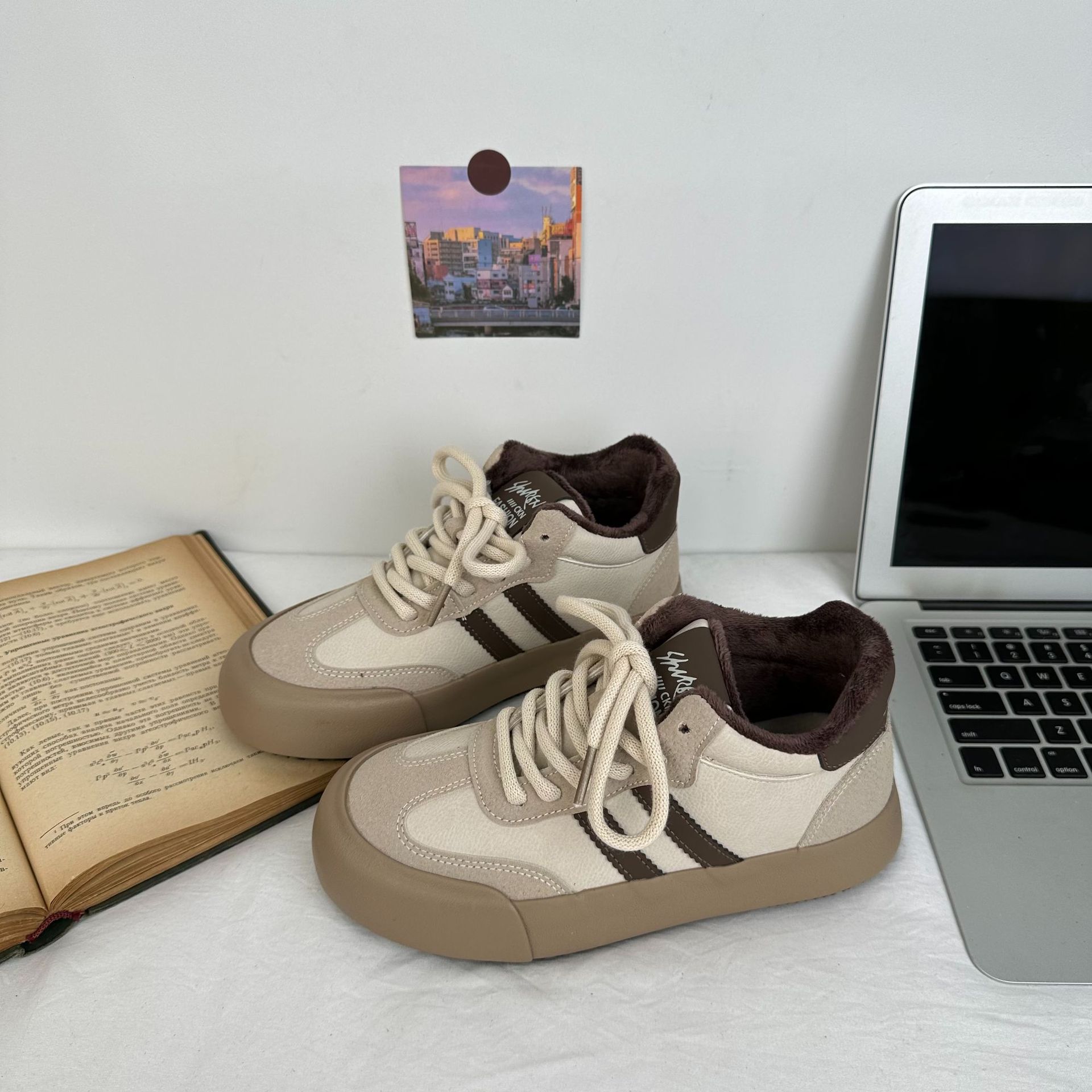 Zapatos de entrenamiento alemanes de todo fósforo de dos algodón de alta calidad, zapatos de tablero de nicho de punta redonda para mujer 2024 nuevo estilo caliente, nicho retro 6589 image 4