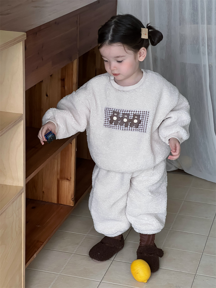 Niños otoño y invierno engrosado conjunto de ropa infantil coreana ropa de invierno bebé letras de niñas con un conjunto de invierno bebé image 10