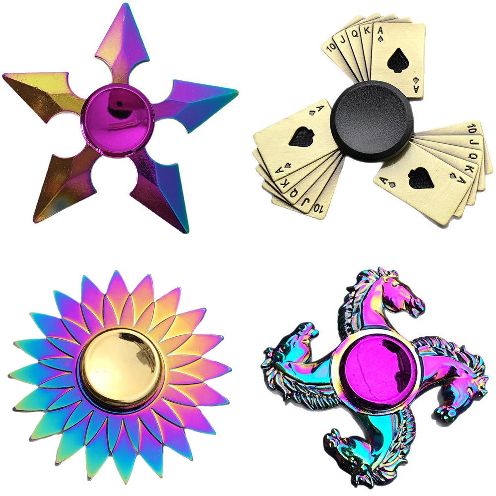 欧美跨境新款扑克牌指尖陀螺合金工厂减压玩具玩具批发手指陀螺