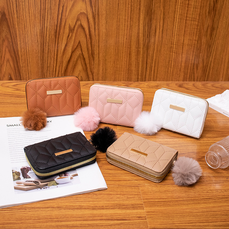 2023 nueva mujer billetera corta multi-tarjeta coreana bolsa de mano con cremallera bolsas de peluche de diamante cambio bolsa de mujer al por mayor