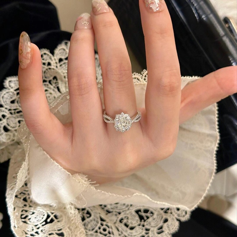 Sparkling Snowflake Diamond Pigeon Egg Designer Ring For Women_voghion.com