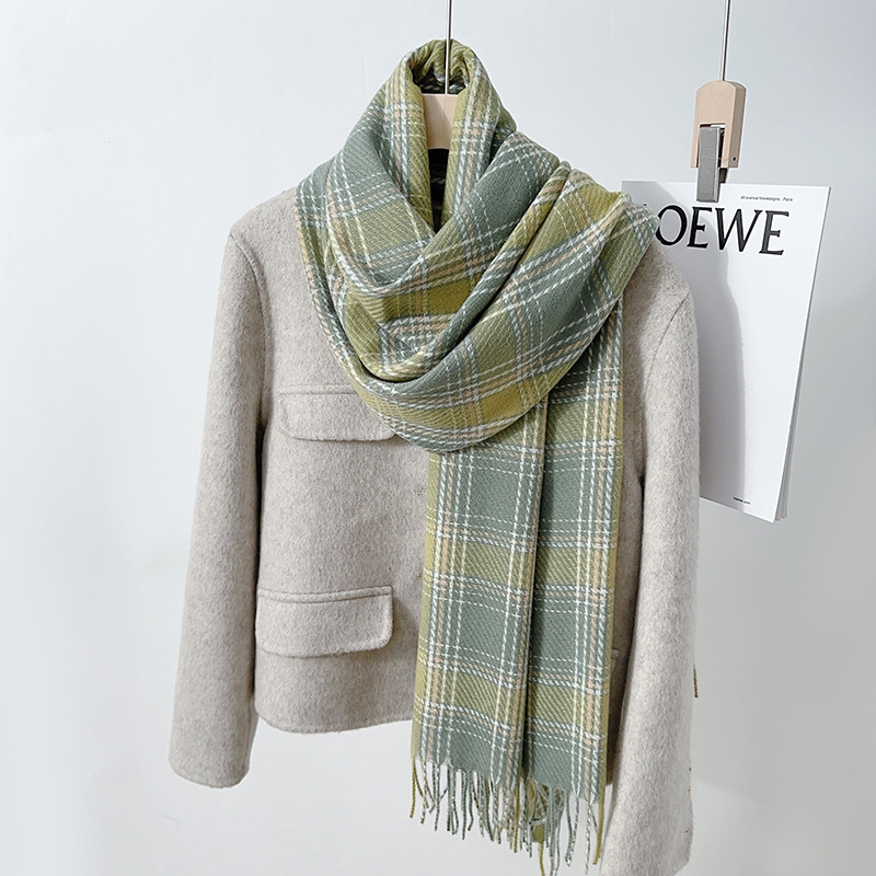 Otoño y invierno nuevo estilo de cachemira a cuadros bufandas de hombro para mujeres japonesas y coreanas universidades anti-viento frío caliente moda buñuelo universal