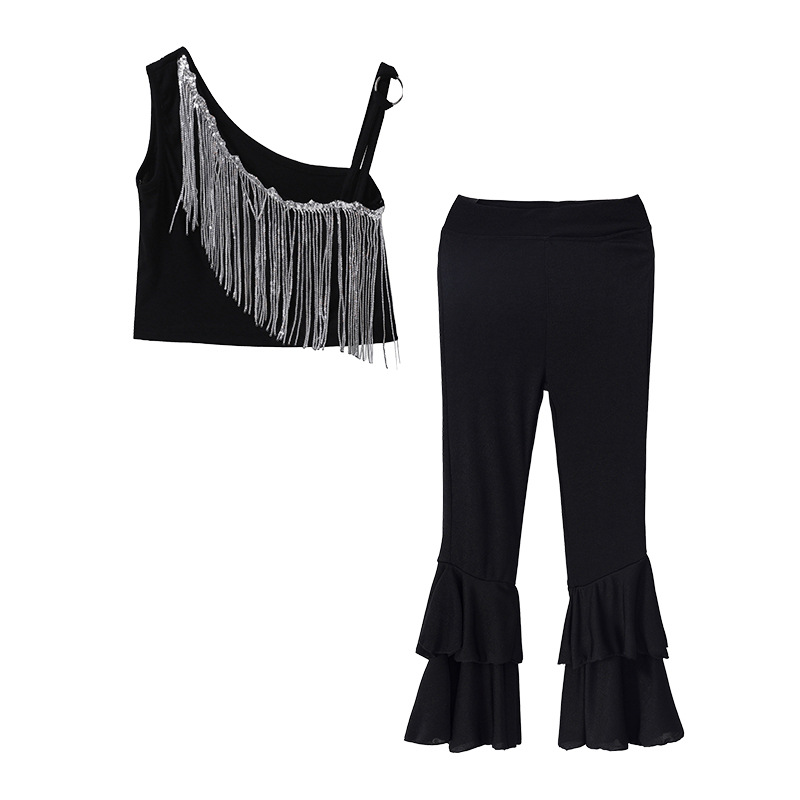 Niña mostrando el ombligo jazz jazz baile callejero traje de actuación modelo de grupo femenino pasarela práctica de moda traje de actuación de borla fresco