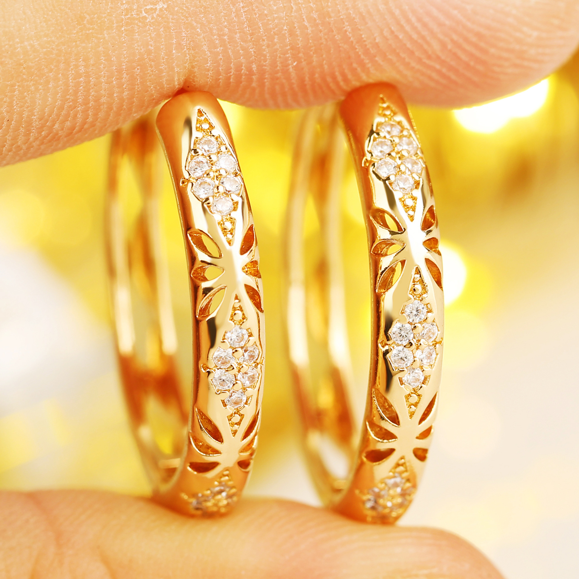 Yanbai temu cross-border elegant vintage gold copper inlaid zircon cross-shaped hollow hoop earrings versatile exquisite women's earrings