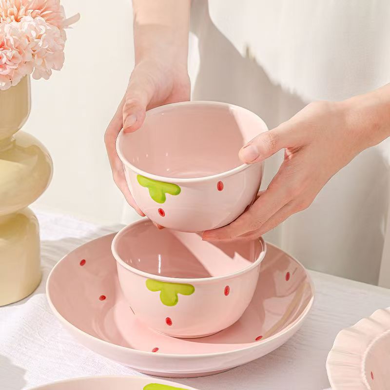 Hello Kitty Strawberry Cake Bowl and Spoon Set with Underglaze Color, Ceramic Tableware, High Aesthetic Value, Trendy Bowl Hello Kitty Strawberry Cake Bowl and Spoon Set with Underglaze Color, Ceramic Tableware, High Aesthetic Value, Trendy Bowl