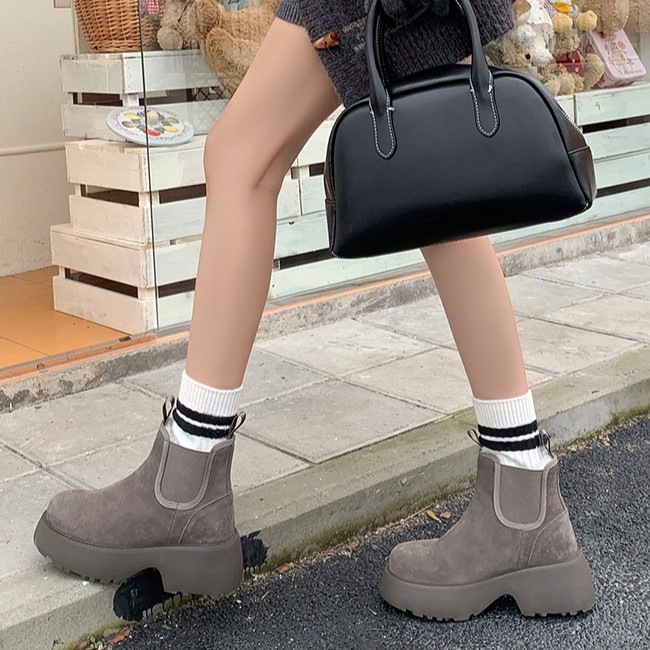 Boot Chelsea nữ da dê lót lông cừu đế dày platform ấm mùa đông — màu đen